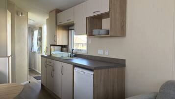 Tủ lạnh, lò vi sóng, lò nướng, bếp nấu