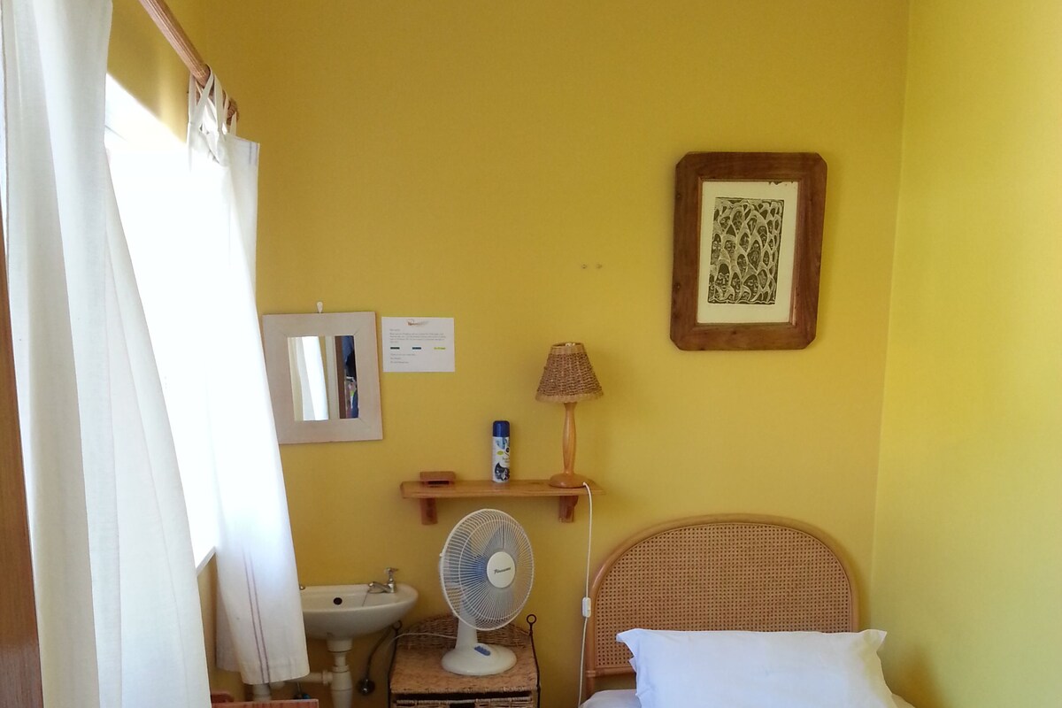 Chambre Simple, salle de bains commune