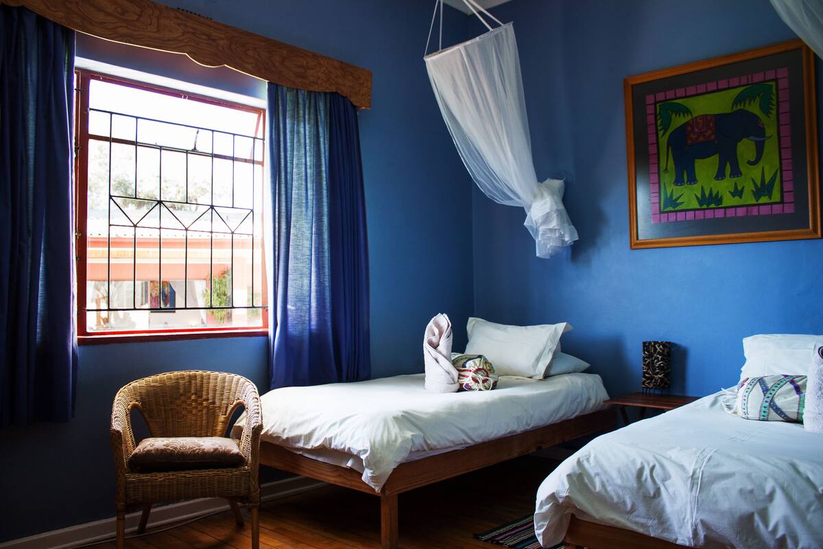 Doppel- oder Zweibettzimmer, Gemeinschaftsbad | Zimmersafe