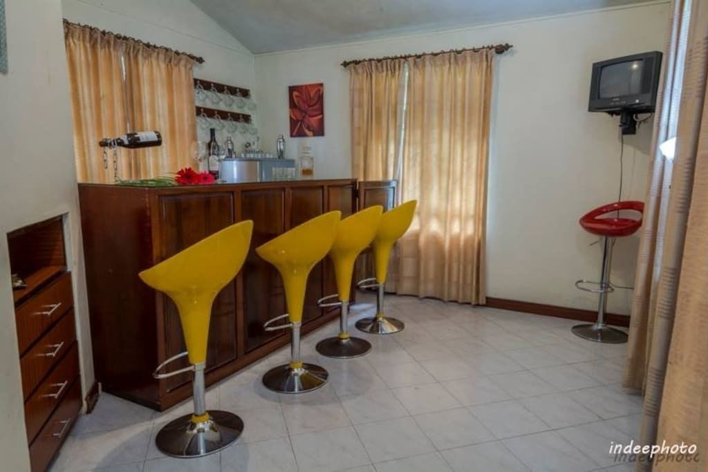 Villa, 4 Bedrooms, Garden View | Bar (di hartanah)