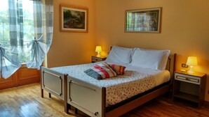 Comfort Triple Room | Desk, cribs (surcharge), rollaway beds (surcharge), WiFi (free) - B&B L'Aquila (L'Aquila)