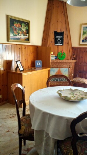Tägliches inbegriffenes Frühstücksbuffet