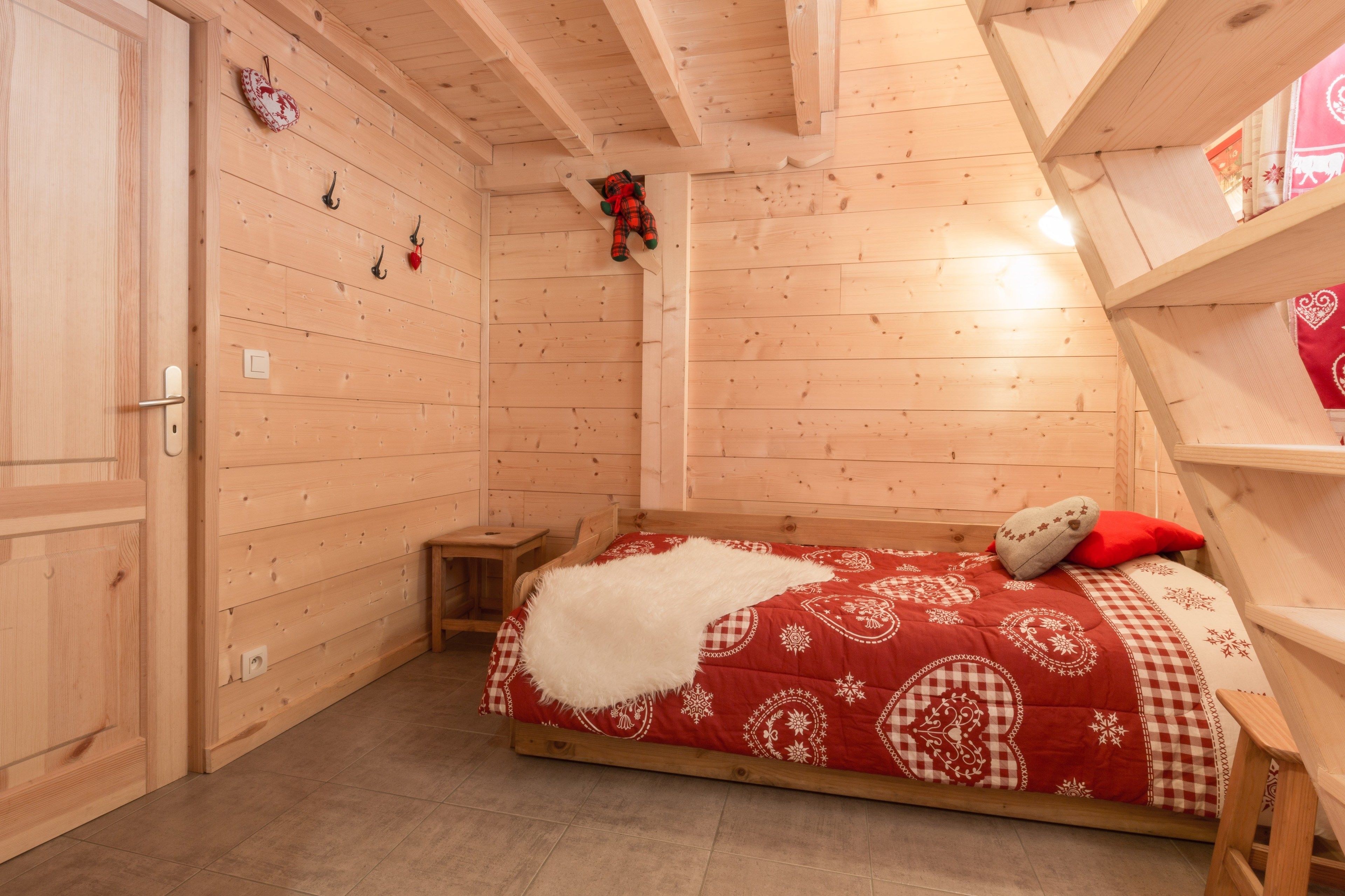 Căn hộ tiện nghi đơn giản, nhiều giường, không hút thuốc | Bộ đồ giường cao cấp, màn/rèm cản sáng 