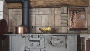 Interior detail - All' Antica Scuderia del Castello (Maiano)