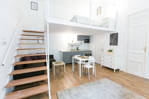 City Studio, 1 Double Bed with Sofa bed - Sparkling Ernesto II (Budapest)