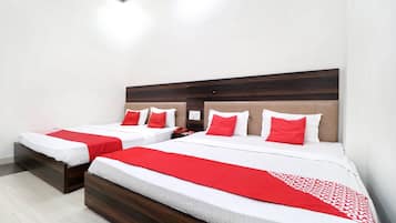 Suite, 1 King Bed | Free WiFi, bed sheets