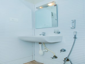 Free toiletries, towels