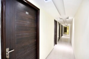 Shared kitchen - OYO 15486 Hotel New Diamond (Dera Bassi)