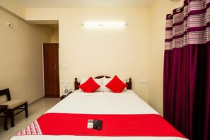 Double or Twin Room | Bed sheets - OYO 15701 River View Residency (Chennai)