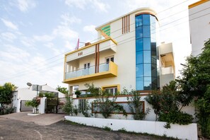 Exterior - OYO 15701 River View Residency (Chennai)