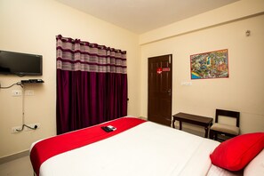 Double or Twin Room | Bed sheets - OYO 15701 River View Residency (Chennai)