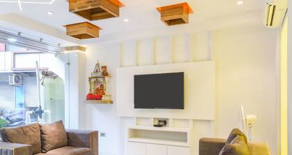 Capital O 16131 Mohit Guest House