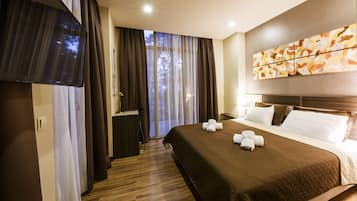 Apartemen Keluarga, 2 kamar tidur | Meja kerja, ruang kerja ramah laptop, dan kedap suara