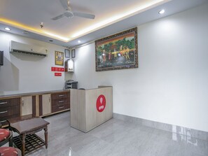 Lobby - OYO Flagship 15411 pachim vihar metro station (New Delhi)