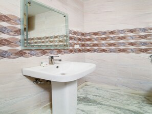 Đồ dùng nhà tắm miễn phí, khăn tắm 