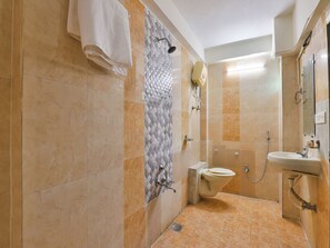 Double or Twin Room | Bathroom