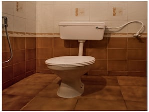 Deluxe Double or Twin Room | Bathroom