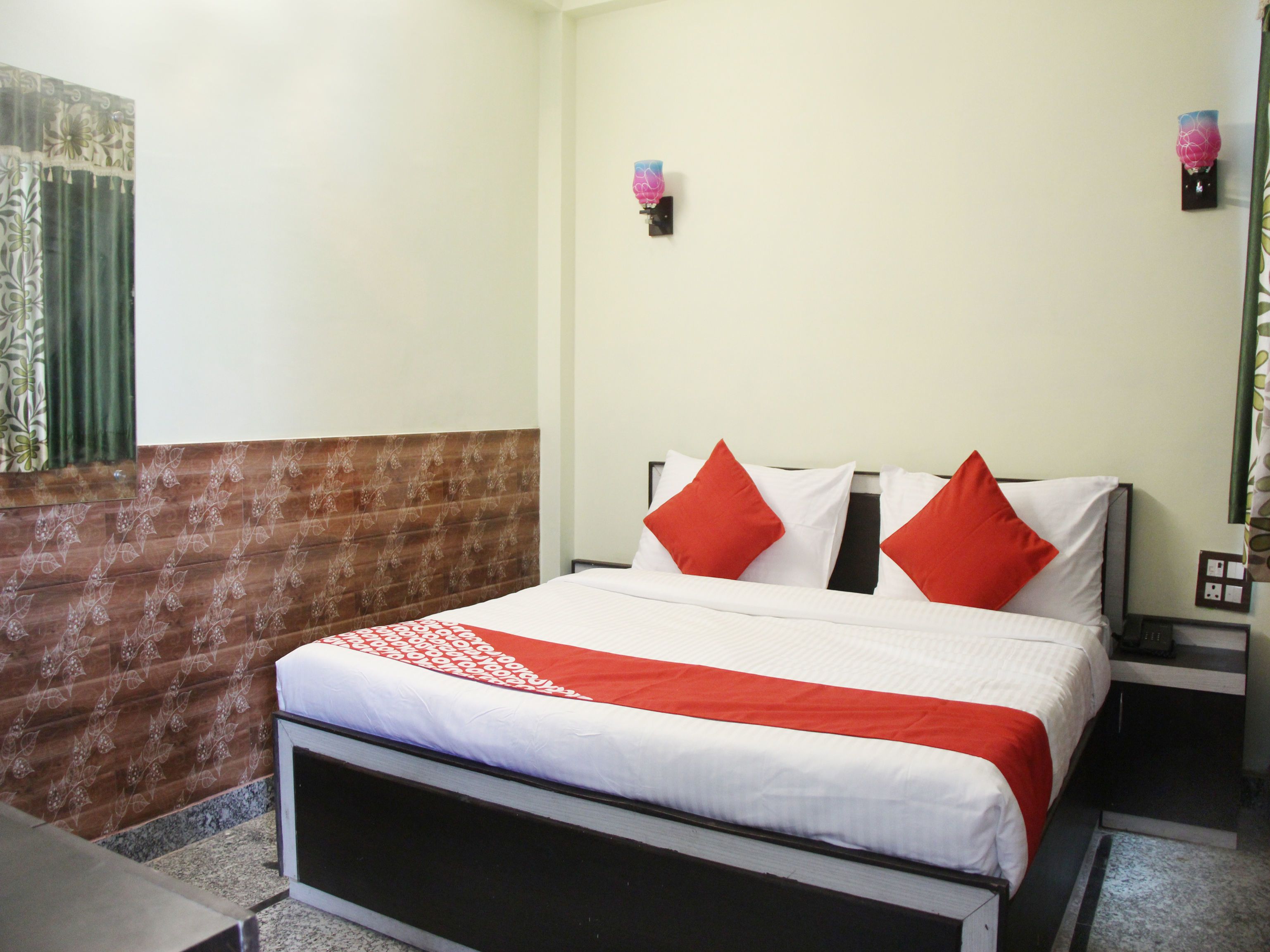 Double or Twin Room | Free WiFi