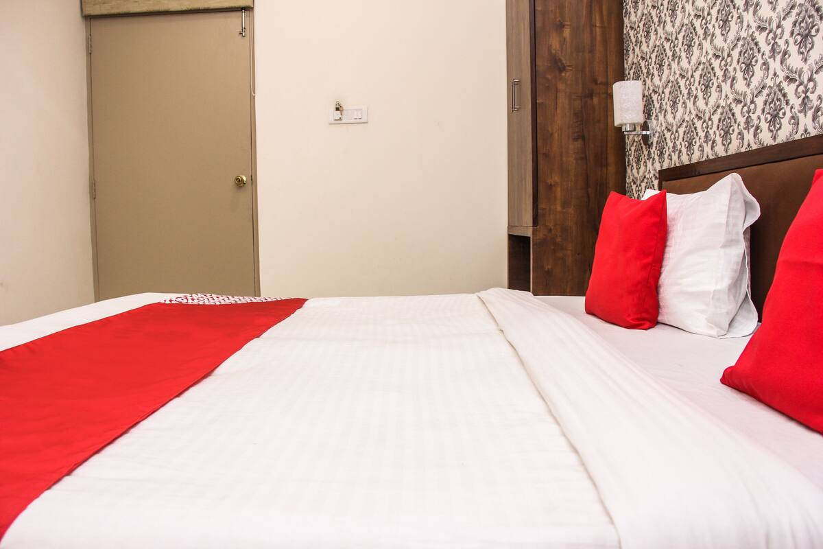 Deluxe Double or Twin Room, 1 Queen Bed | Bed sheets