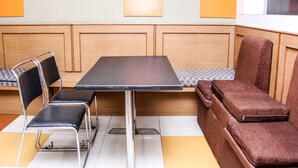 Restaurant - Collection O 14600 Hotel Chawla (Jaipur)