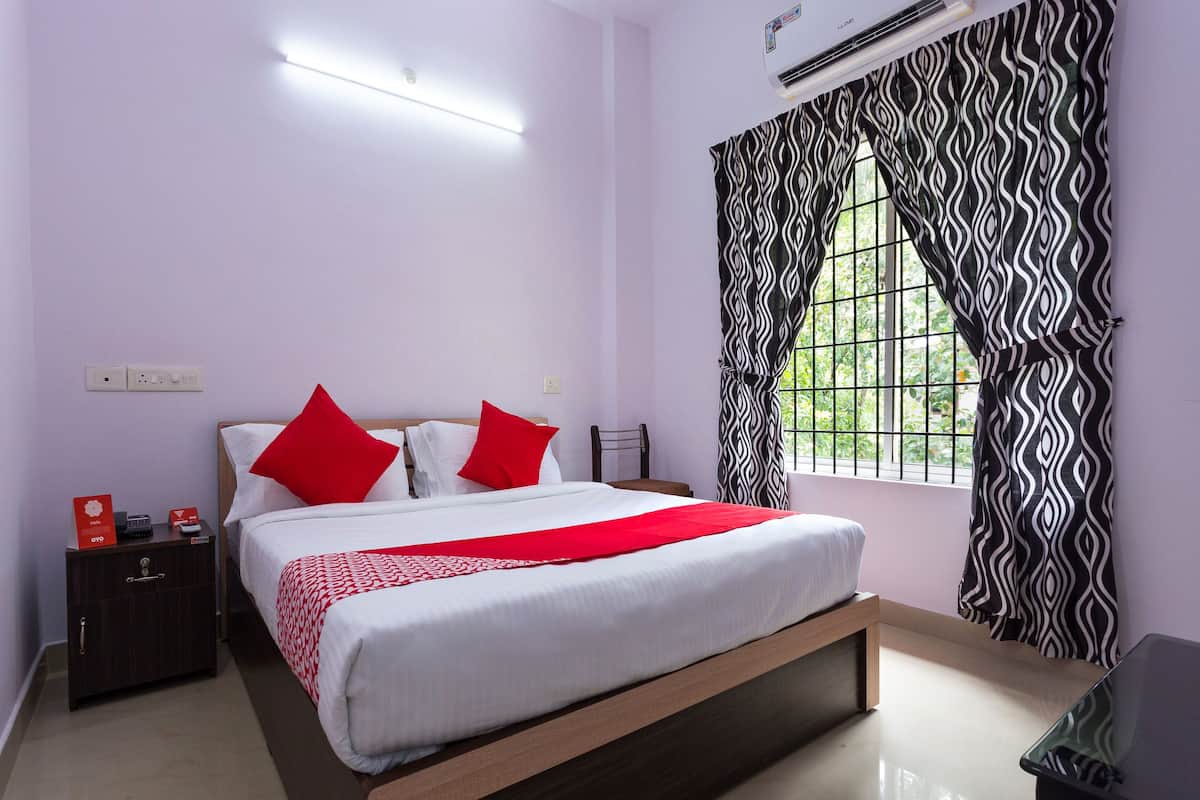 classic room | soundproofing, free wifi, bed sheets