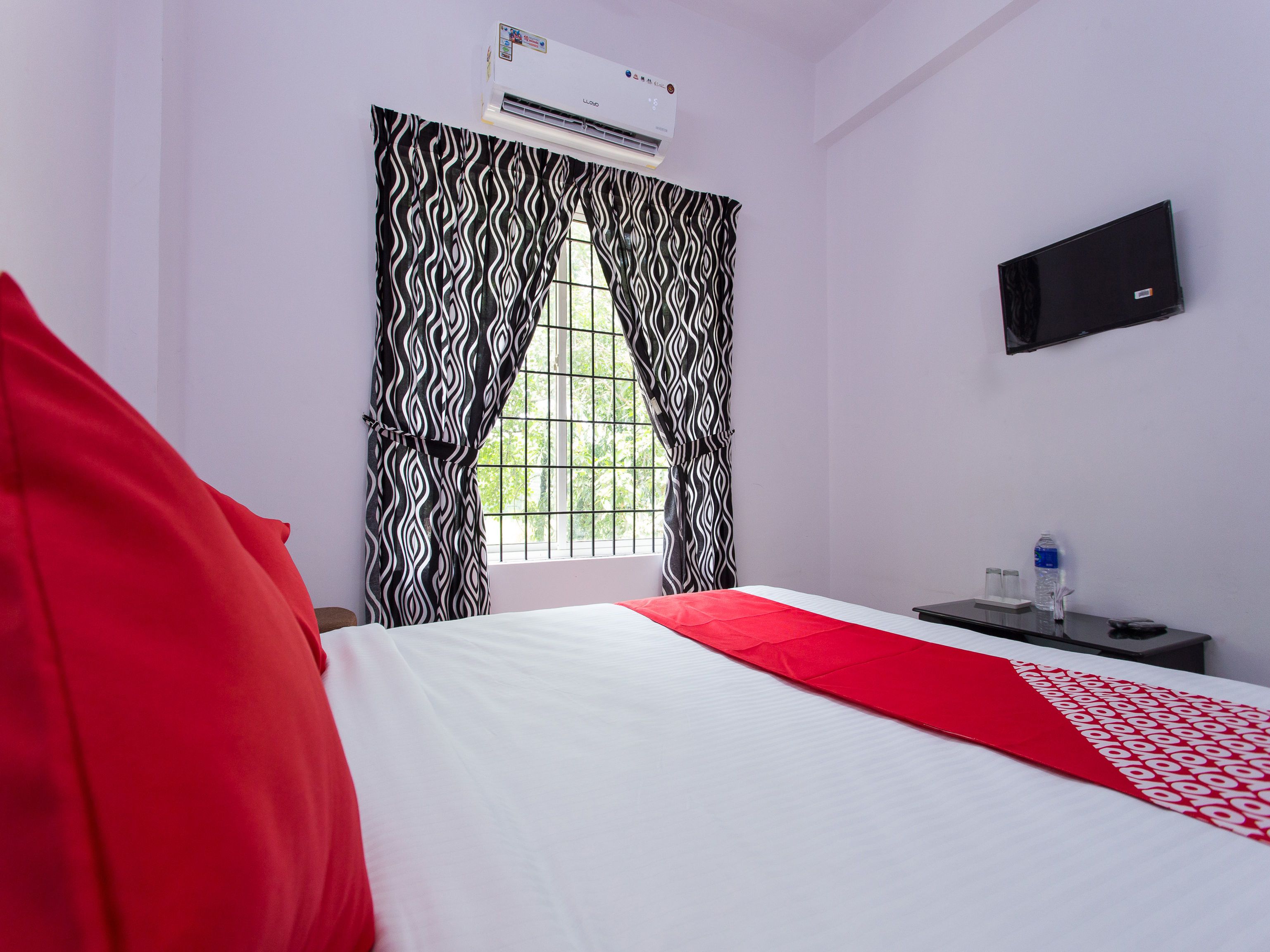 classic room | soundproofing, free wifi, bed sheets