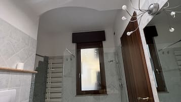 Triple Room | Bathroom