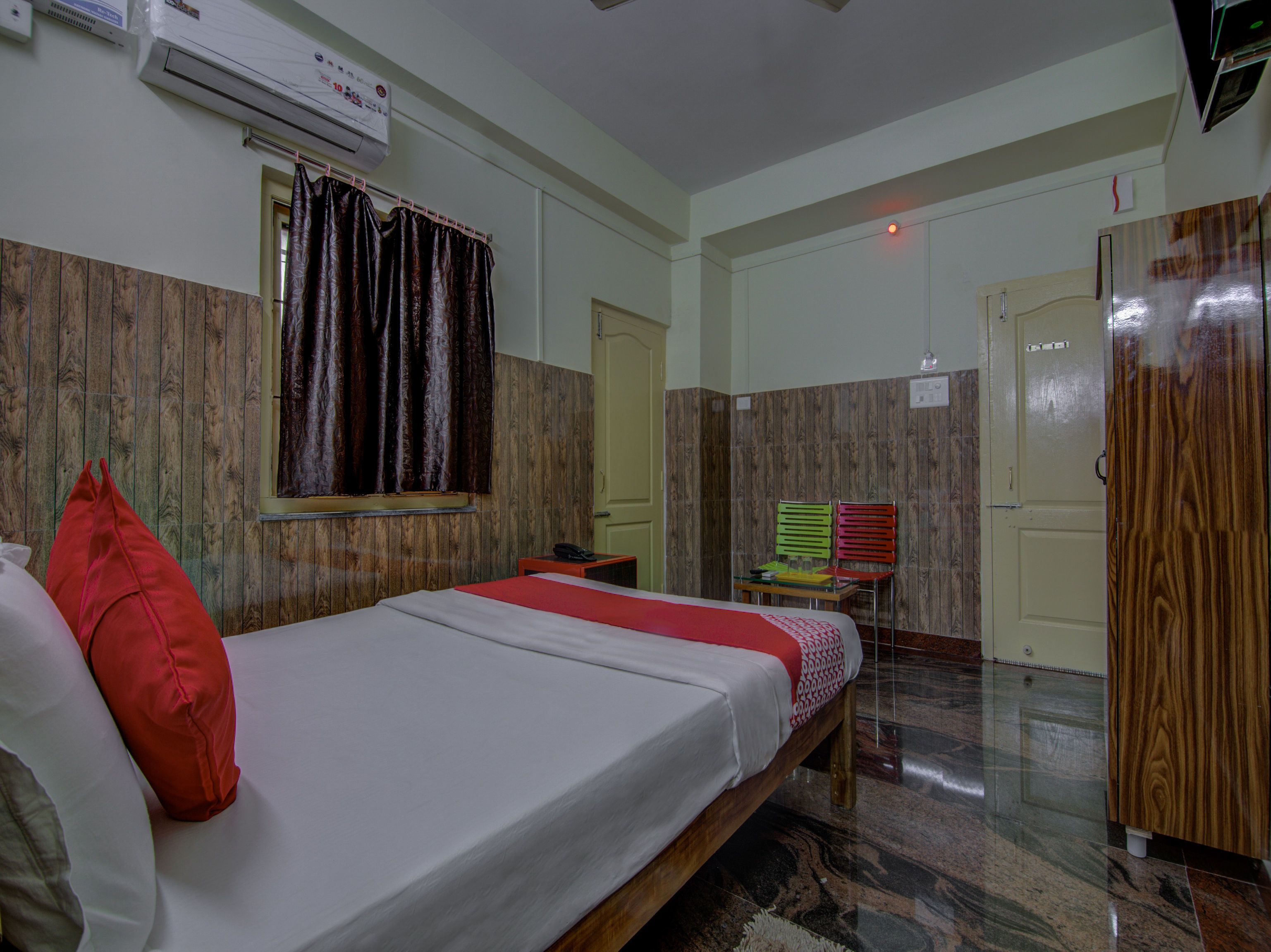 Double or Twin Room | Free WiFi