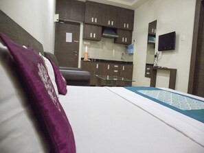 Room - Hotel Jagannath Temple (Puri)