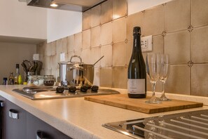 Apartment, 2 Bedrooms | Private kitchenette | Full-size fridge, stovetop, espresso maker, electric kettle - Venezia Spirito Santo Canal View (Venice)