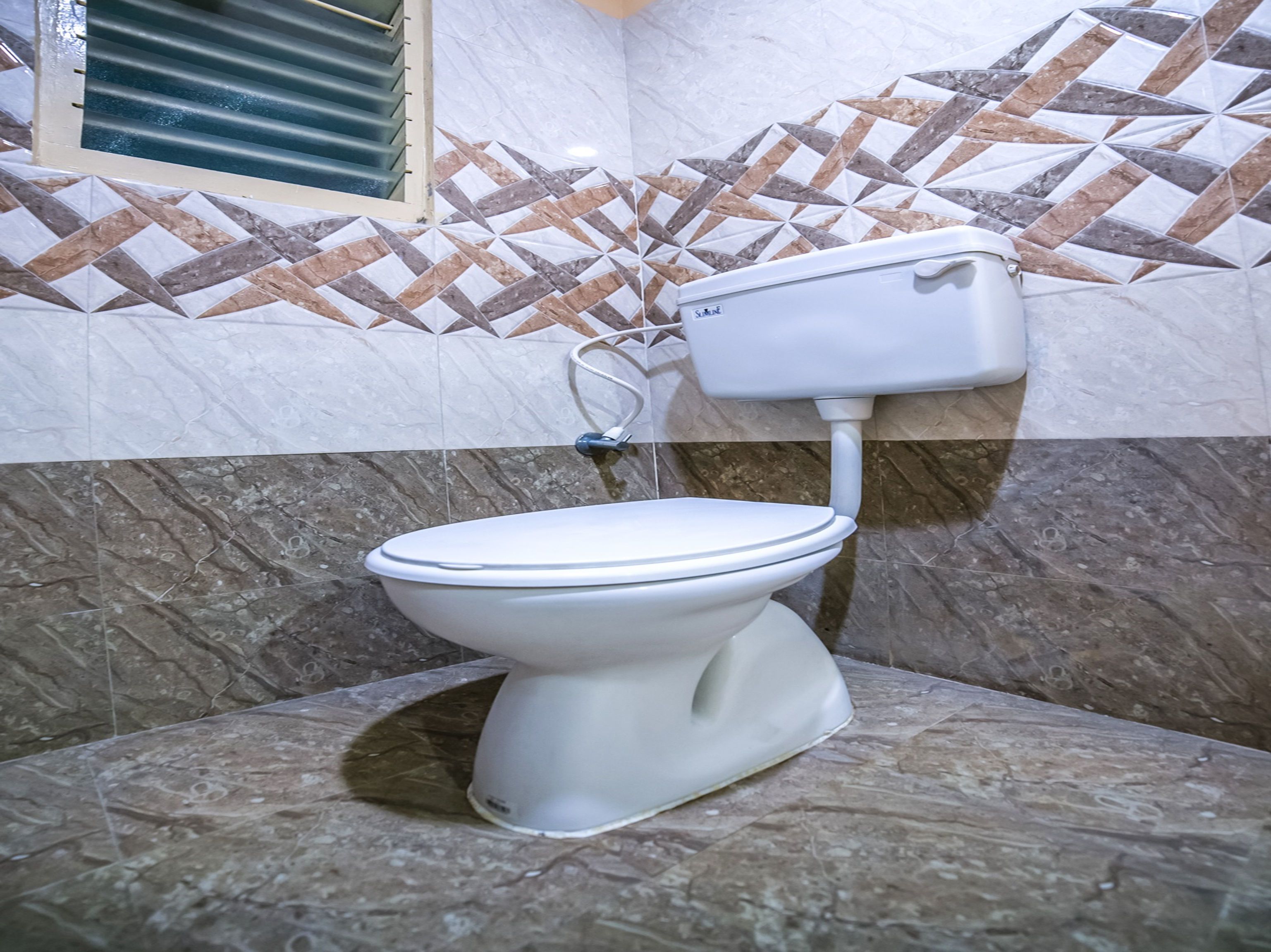 free toiletries, towels