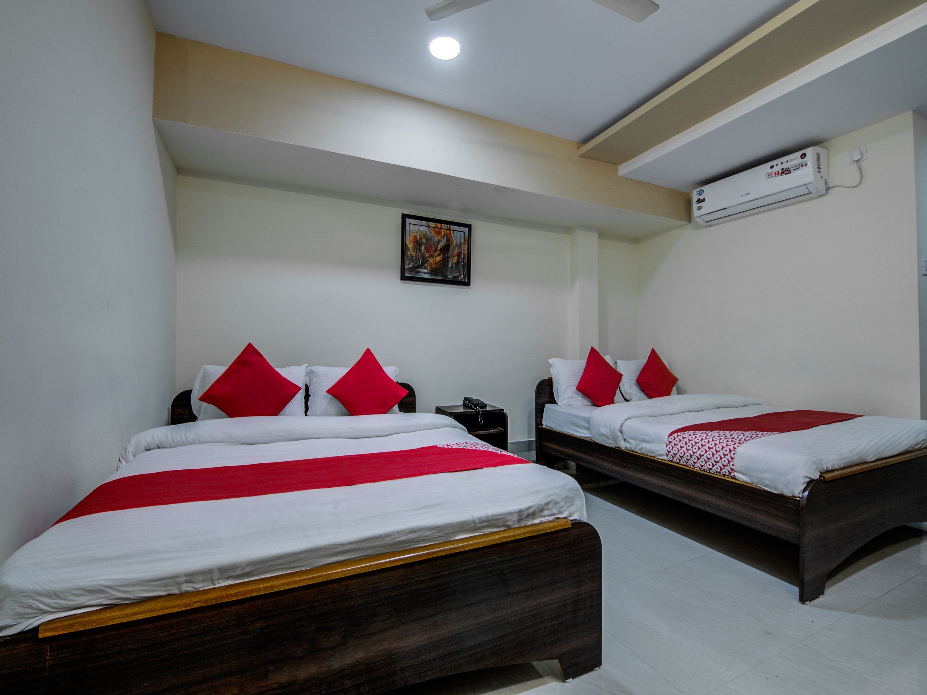 deluxe double or twin room | free wifi
