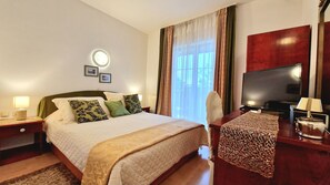 Double Room, Balcony | Desk, bed sheets - Art Depandansa (Zadar)