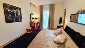Double Room, Balcony | Individually decorated, desk, bed sheets - Avalena Rooms (Zadar)