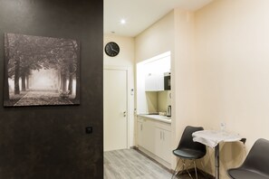 标准公寓, 简易厨房 | 私人简易厨房 | 冰箱、炉灶、电热水壶、厨具/餐具