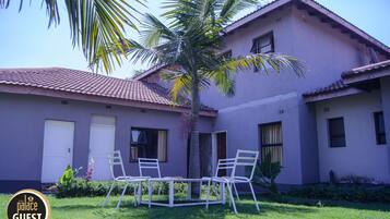 Se sirven desayunos, almuerzos, cenas y cocina internacional