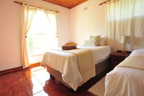 Appartamento, 2 camere da letto | Con stile personalizzato, con arredamento individuale, una scrivania