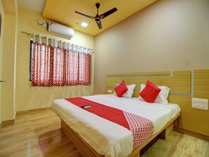Bed sheets - Capital O 13489 Garuda Comforts (Mangaluru)
