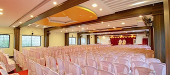 Capital O 13489 Garuda Comforts