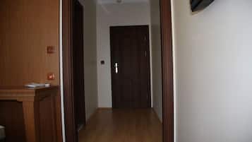 Habitación estándar, vistas a la ciudad | Wifi gratis