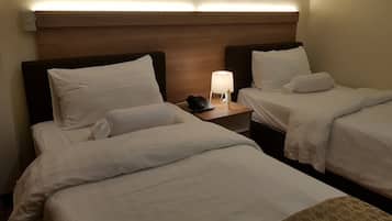 Standard Twin Room | Desk, blackout curtains, free WiFi, bed sheets