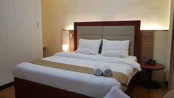 Familierom | Skrivebord, blendingsgardiner, wi-fi (inkludert) og sengetøy