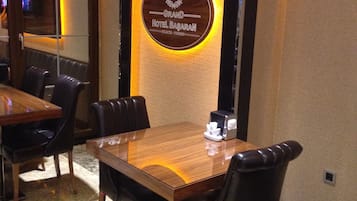 Desayuno buffet incluido todos los días