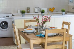 In-room dining - Central Ayia Napa Suite (Ayia Napa)