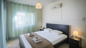 2 bedrooms, in-room safe, iron/ironing board, cribs (surcharge) - Central Ayia Napa Suite (Ayia Napa)
