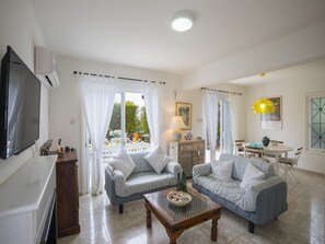 Living area - Protaras Villa Sea Maris (Paralimni)