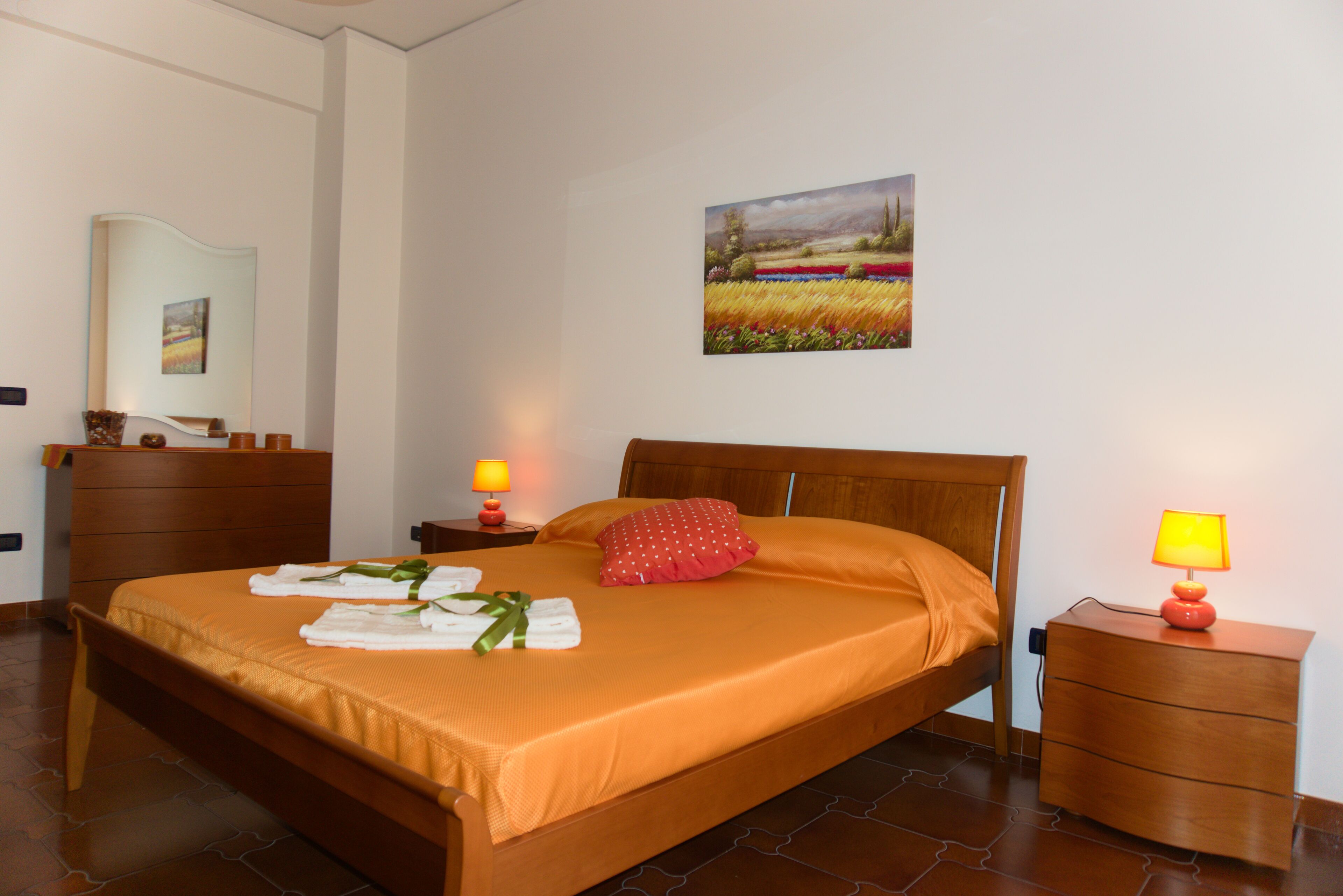 2 Schlafzimmer, Schreibtisch, schallisolierte Zimmer