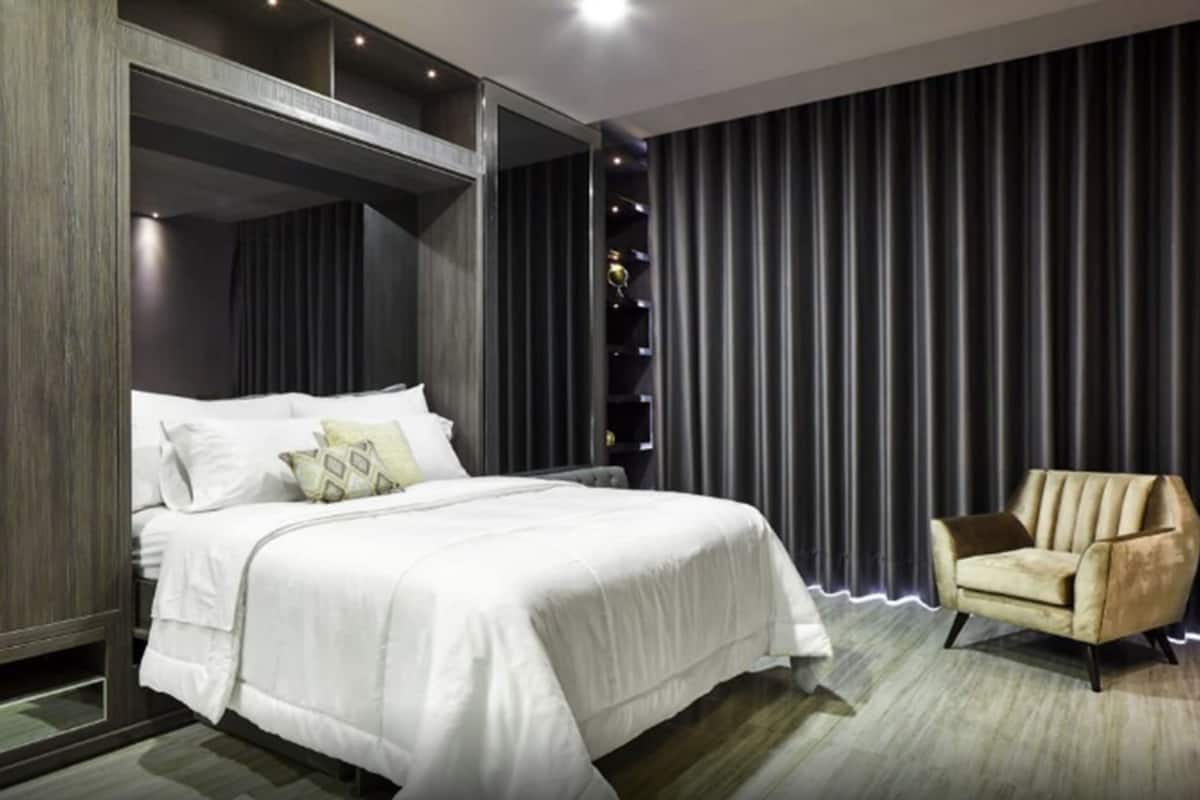 Deluxe Suite, Multiple Beds, Non Smoking | 2 bedrooms, Egyptian cotton sheets, premium bedding, memory foam beds