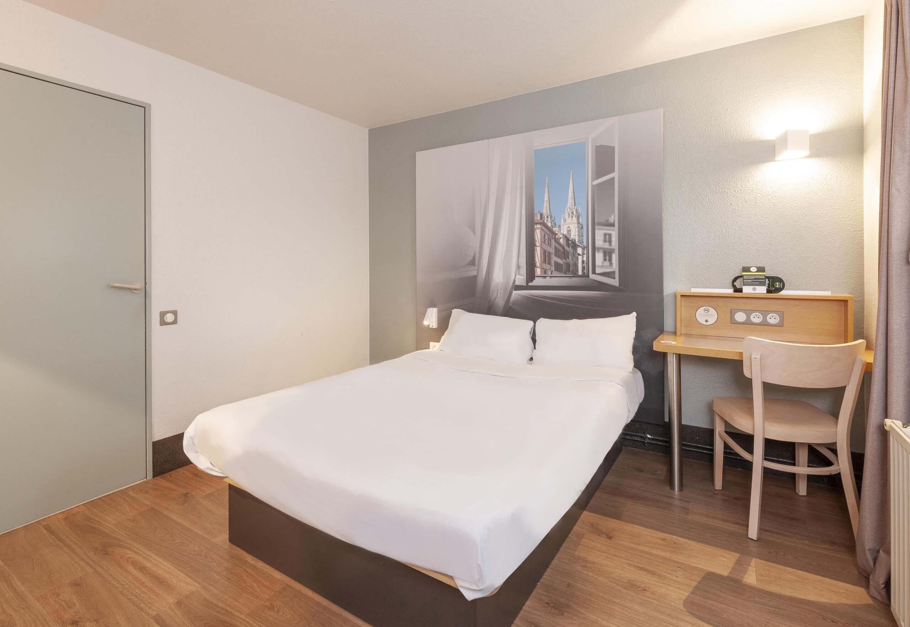 Bureau, chambres insonorisées, Wi-Fi gratuit, draps fournis