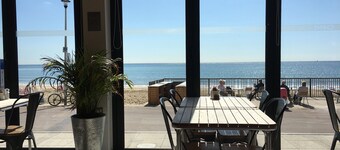 BOURNEMOUTH 18 MINUTES WALK TO BEACH, NEAR TOWN  1 BED WiFi PARKING GROUND FLOOR